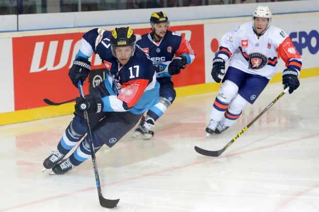 Petr Taticek (ERC Ingolstadt) and Robert Rosen (Växjo Lakers) might meet again in the upcoming CHL-season. Foto: st-foto.de / Strisch-Traub