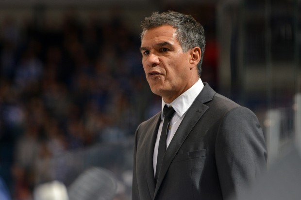 Chef-Trainer Emanuel Viveiros wurde beurlaubt (Foto: st-foto / Strisch)