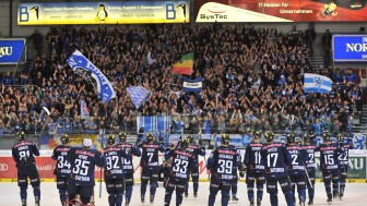 Unterstützen Sie die Panther direkt in der Saturn Arena. Foto: st-foto.de / Strisch-Traub Unterstützen Sie die Panther direkt in der Saturn Arena. Foto: st-foto.de / Strisch-Traub