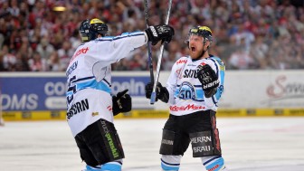 Patrick Köppchen traf im Finale 2014, Björn Barta (rechts) jubelt mit seinem Freund. Foto: City Press Patrick Köppchen traf im Finale 2014, Björn Barta (rechts) jubelt mit seinem Freund. Foto: City Press