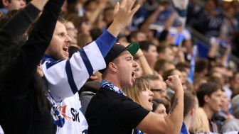 "Let us make the Saturn Arena a madhouse", says CEO Gröbner. Foto: Stefan Bösl / kbumm.de "Let us make the Saturn Arena a madhouse", says CEO Gröbner. Foto: Stefan Bösl / kbumm.de