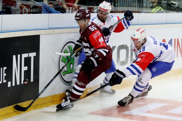 Sparta Prague (here in a CHL-game versus Zurich) is the opponent for the season opener. Foto: Sparta Prag (Champions Hockey League) via Getty Images 