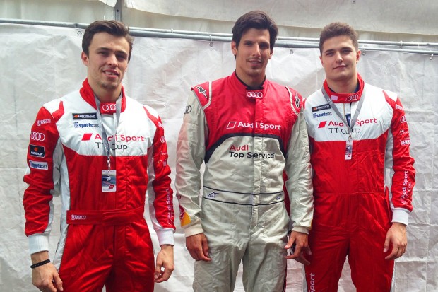 Mario Wagner, Tomas Kubalik und Marc Schmidpeter in ihren Rennoveralls auf dem Norisring (Foto: Audi)