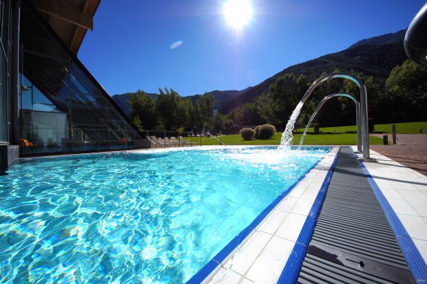 Pools surrounded by the Alpes, blessed with the Tyrolian sun. What a week it will be in Laces/Latsch!