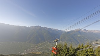 Von Latsch hinauf nach St. Martin führt diese Seilbahn. Von Latsch hinauf nach St. Martin führt diese Seilbahn.