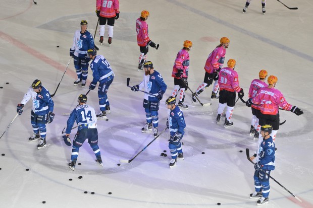 Der ERC unterlag nach Penaltyschießen. Foto: Traub / st-foto.de