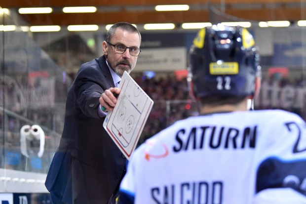 Tommy Samuelsson ist Cheftrainer der Panther. Foto: Traub / st-foto.de