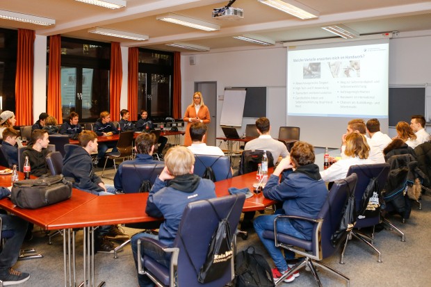 Das Handwerk hat interessante und zukunftsträchtige Berufe für junge Menschen parat. Foto: Oliver Strisch