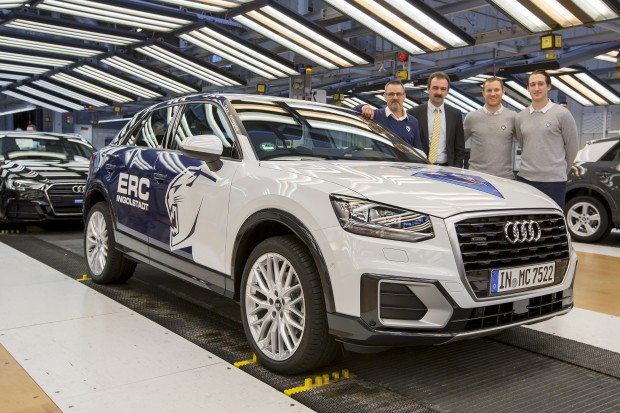 Tommy Samuelsson, Albert Mayer, Patrick McNeill und Brandon Buck am neuen Audi Q2