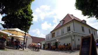 Der Biergarten der Antonius Schwaige ist am 14.9. Treffpunkt der Panther-Fans... Der Biergarten der Antonius Schwaige ist am 14.9. Treffpunkt der Panther-Fans...