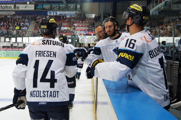 Die Panther jubelten in Iserlohn sechsmal - fünf Mal während des Spiels und einmal zu Spielende. Foto: Iserlohn Roosters via City Press