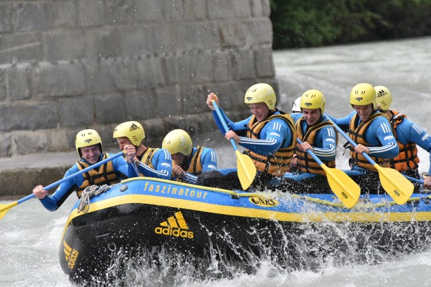 Das DNL-Team war zur Belohnung der Vorsaison von Jochen Schweizer zum Rafting eingeladen.