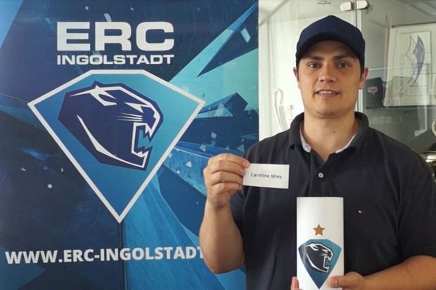 Neville Rautert mit dem Gewinnerlos.