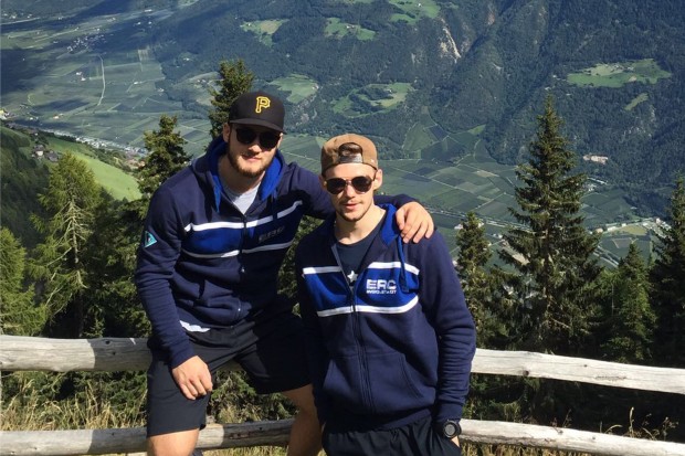 Simon Schütz (links) und Christoph Kiefersauer unternahmen am Rande des Trainingslagers in Latsch eine Radltour im Gebirge.