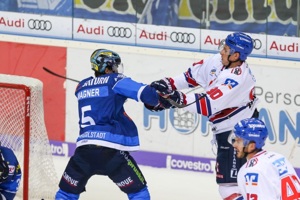 Gekämpft, aber Mannheim gewinnt. Foto: Oliver Strisch / st-foto