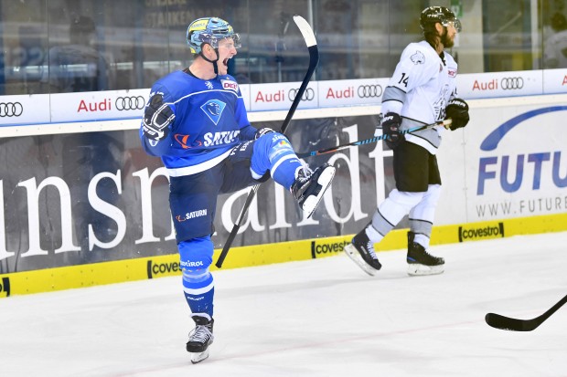 Zurück im Spiel: Laurin Brauns Unterzahltreffer war der Befreiungsschlag für den ERC - und der Wendepunkt der Partie. Foto: Traub / st-foto.de