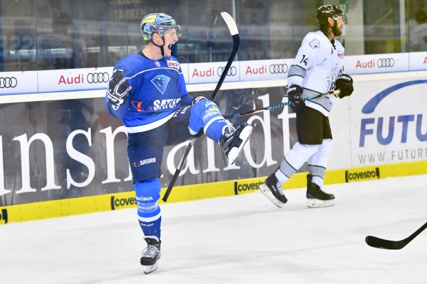 Zurück im Spiel: Laurin Brauns Unterzahltreffer war der Befreiungsschlag für den ERC - und der Wendepunkt der Partie. Foto: Traub / st-foto.de