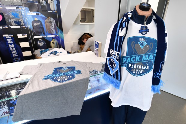 Der Fanshop mit den neuen Playoff-Artikeln. 

Foto: ST-Foto.de / Johannes Traub  