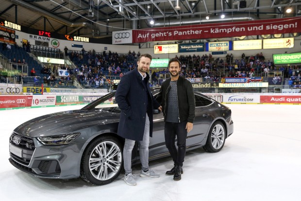 Die beiden Exterieur-Designer Andreas Koglin und Sabastiano Russo präsentierten den neuen Audi A7. Die Fans konnten ein Wochenende mit dem neuen Audi gewinnen... Foto: Bösl