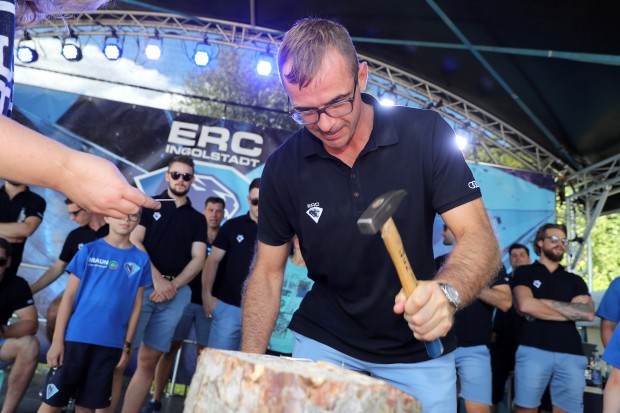 Thomas Greilinger ist der Hammer. Und auch fit für die Fan-Olympiade am 11. August...  // Foto: Bösl / kbumm