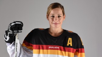 Andrea Lanzl, seit 2013 beim ERC, ist Anführerin bei den Pantherinnen wie in der Nationalmannschaft. Foto: City Press Andrea Lanzl, seit 2013 beim ERC, ist Anführerin bei den Pantherinnen wie in der Nationalmannschaft. Foto: City Press