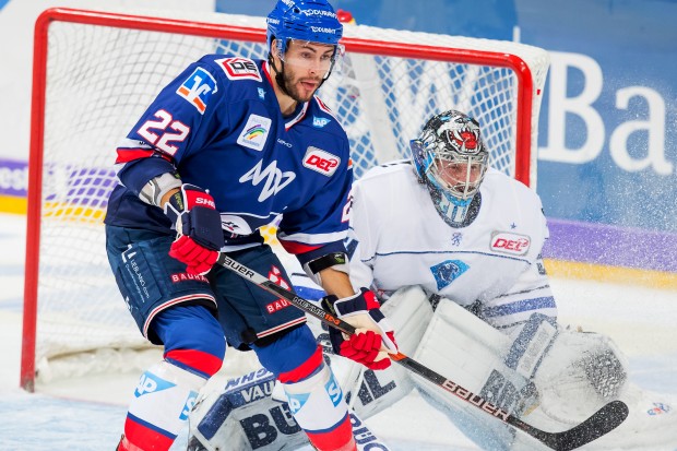 Bild aus dem Hinspiel: Matthias Plachta (Mannheim) gegen Timo Pielmeier. Foto: Sörli Binder