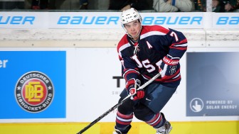 Tim Stapleton, hier im Trikot des Team USA, verstärkt den Panther-Sturm. Foto: City Press Tim Stapleton, hier im Trikot des Team USA, verstärkt den Panther-Sturm. Foto: City Press