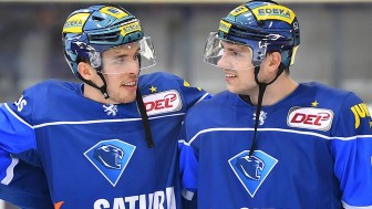 Über den ERC in die Liga und in die Nationalmannschaft: Fabio Wagner (links) und David Elsner. Foto: Traub / st-foto Über den ERC in die Liga und in die Nationalmannschaft: Fabio Wagner (links) und David Elsner. Foto: Traub / st-foto