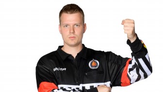 "Hoher Stock" wird nun nach IIHF-Maß geahndet. "Hoher Stock" wird nun nach IIHF-Maß geahndet.