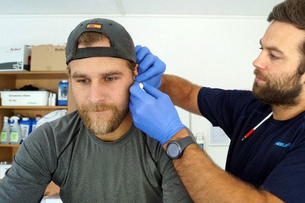 Jacob Berglund (rechts) machte von den Imports den Anfang. Foto: Martin Wimösterer          