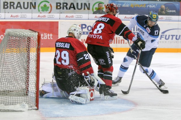 Der ERC und die Kölner Haie lieferten sich einen sehenswerten Testspielstart. Foto: Meyer Jürgen / kbumm.de