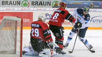 Der ERC und die Kölner Haie lieferten sich einen sehenswerten Testspielstart. Foto: Meyer Jürgen / kbumm.de Der ERC und die Kölner Haie lieferten sich einen sehenswerten Testspielstart. Foto: Meyer Jürgen / kbumm.de