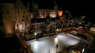 Die Eisarena am Paradeplatz ist bereits eröffnet. Am Mittwoch schauen sechs ERC-Spieler vorbei. Foto: Jürgen Meyer / kbumm.de Die Eisarena am Paradeplatz ist bereits eröffnet. Am Mittwoch schauen sechs ERC-Spieler vorbei. Foto: Jürgen Meyer / kbumm.de