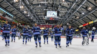 Die Panther stehen auf dem dritten Tabellenrang. Sie sind ein gutes Team. Wer ist Ihr Spieler des Monats? Foto: Oliver Strisch / st-foto Die Panther stehen auf dem dritten Tabellenrang. Sie sind ein gutes Team. Wer ist Ihr Spieler des Monats? Foto: Oliver Strisch / st-foto