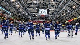 Die Panther stehen auf dem dritten Tabellenrang. Sie sind ein gutes Team. Wer ist Ihr Spieler des Monats? Foto: Oliver Strisch / st-foto