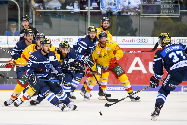 Like last week, Ingolstadt goes for the win in DEL's top-game. Foto: Oliver Strisch / st-foto
