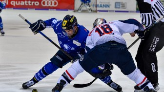 Hart umkämpftes Weihnachtsderby mit glücklicherem Ausgang für den EHC Red Bull München. Foto: Stirsch / st-foto.de Hart umkämpftes Weihnachtsderby mit glücklicherem Ausgang für den EHC Red Bull München. Foto: Stirsch / st-foto.de