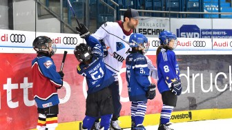 Passende Eishockey-Ausrüstung holen, ERC-Profis treffen. Foto: ST-Foto.de / Johannes Traub Passende Eishockey-Ausrüstung holen, ERC-Profis treffen. Foto: ST-Foto.de / Johannes Traub