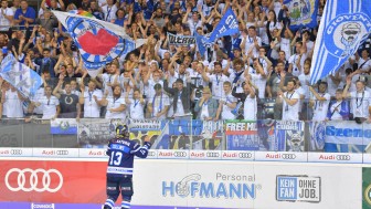 Mike Collins scored three goals against his former team Krefeld Pinguine.
Foto: Johannes TRAUB / ST-Foto.de Mike Collins scored three goals against his former team Krefeld Pinguine.
Foto: Johannes TRAUB / ST-Foto.de