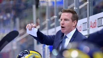Tim Regan und die Panther freuen sich auf das Derby. Foto: Johannes TRAUB / ST-Foto.de Tim Regan und die Panther freuen sich auf das Derby. Foto: Johannes TRAUB / ST-Foto.de
