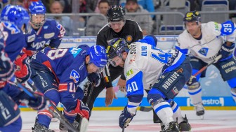 Der ERC unterlag Mannheim in einem spannenden Spitzenspiel mit 1:3.
Foto: Johannes TRAUB / JT-Presse.de Der ERC unterlag Mannheim in einem spannenden Spitzenspiel mit 1:3.
Foto: Johannes TRAUB / JT-Presse.de
