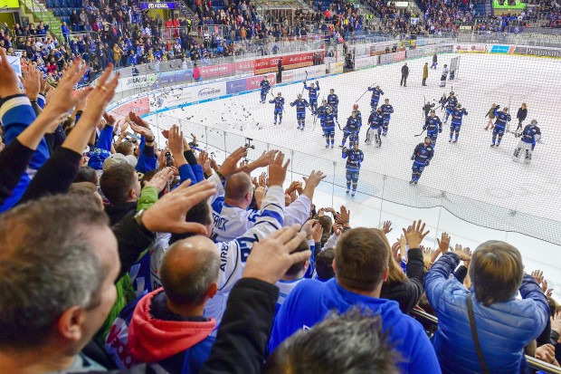 Die Dauerkarte für die Saison 2019/20 ist ab sofort bestellbar.
Foto: Johannes TRAUB / ST-Foto.de  