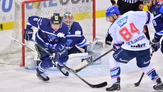 Fabio Wagner (links) und seine Panther treffen am Freitag auf Andrew Desjardins' Adler Mannheim. Foto: Johannes TRAUB / ST-Foto.de Fabio Wagner (links) und seine Panther treffen am Freitag auf Andrew Desjardins' Adler Mannheim. Foto: Johannes TRAUB / ST-Foto.de