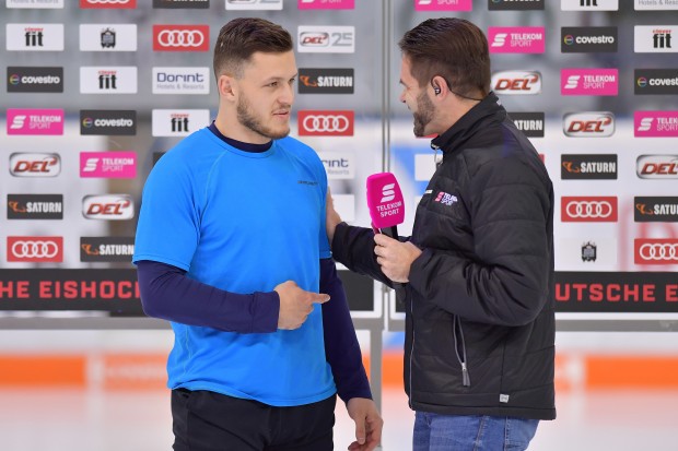 Joachim Ramoser(links) im Interview mit Telekom Sport-Kommentator Alexander Kunz.
Foto: Johannes TRAUB / ST-Foto.de  
