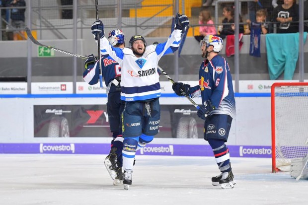 Die Panther um Brett Olson holten sich das Oberbayern-Derby. Foto: Traub / st-foto