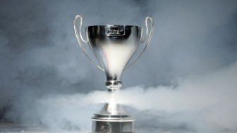 Am Freitag startet die DEL in ihre 25. Spielzeit - 14 Teams treten um diesen Pokal an. Foto: City Press Am Freitag startet die DEL in ihre 25. Spielzeit - 14 Teams treten um diesen Pokal an. Foto: City Press