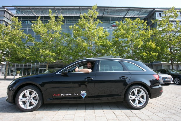 Genug Platz für Frau und Kind - Benedikt Kohl in seinem Audi A4.

Foto: byritchie.com