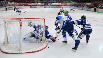 Ein Bild aus dem Hinspiel bei den Iserlohn Roosters. Foto: Jonas Brockmann / DEL-Photosharing Ein Bild aus dem Hinspiel bei den Iserlohn Roosters. Foto: Jonas Brockmann / DEL-Photosharing
