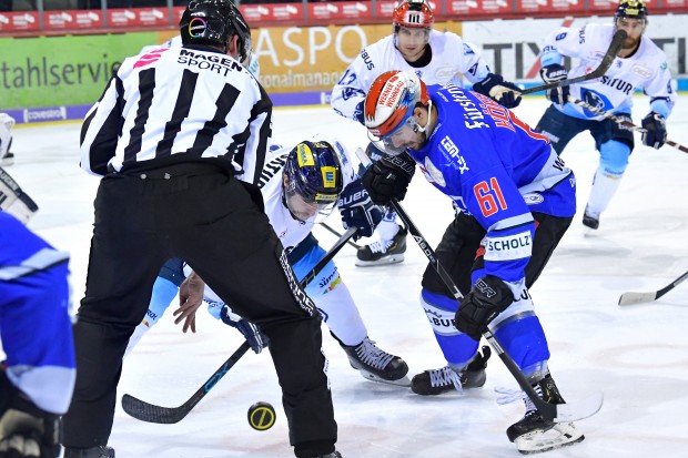 Nichts zu holen in Schwenningen. Foto: Jens Hagen / DEL-Photosharing