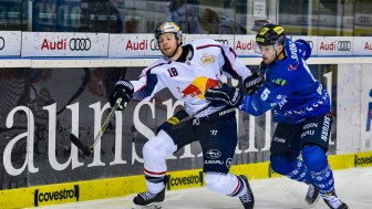 Fabio Wagner (rechts) im Duell mit Münchens Matt Stajan. Foto: Oliver Strisch / st-foto Fabio Wagner (rechts) im Duell mit Münchens Matt Stajan. Foto: Oliver Strisch / st-foto